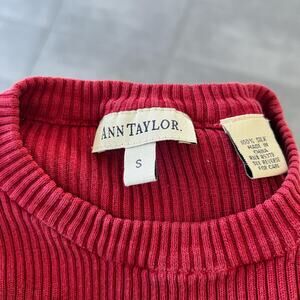 Ann taylor red ribbed top